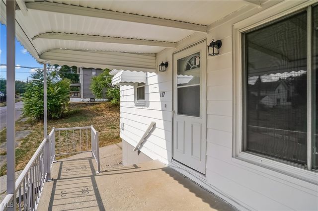 117 Fernwood Avenue, Barberton, OH 44203