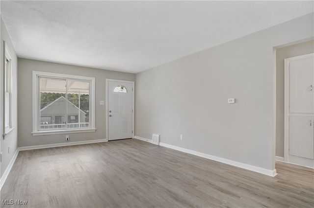 117 Fernwood Avenue, Barberton, OH 44203