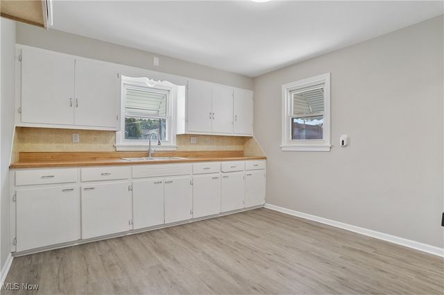 117 Fernwood Avenue, Barberton, OH 44203