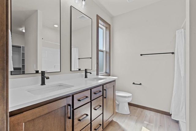 N8851 KILLARNEY WAY, Menasha, WI 54952