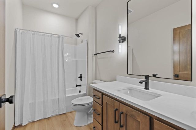 N8851 KILLARNEY WAY, Menasha, WI 54952