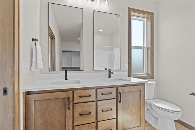 N8851 KILLARNEY WAY, Menasha, WI 54952