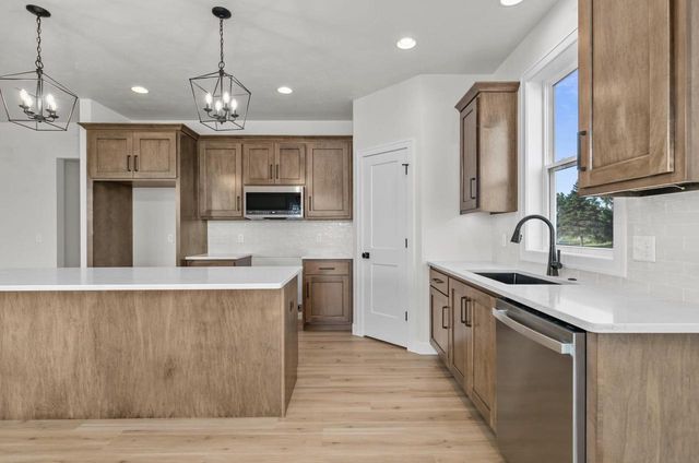 N8851 KILLARNEY WAY, Menasha, WI 54952