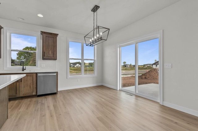 N8851 KILLARNEY WAY, Menasha, WI 54952