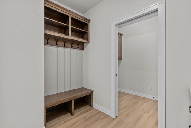 N8851 KILLARNEY WAY, Menasha, WI 54952
