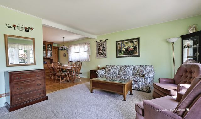 934 N Norman Lane, Wheeling, IL 60090