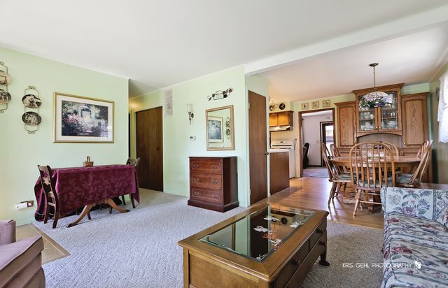 934 N Norman Lane, Wheeling, IL 60090