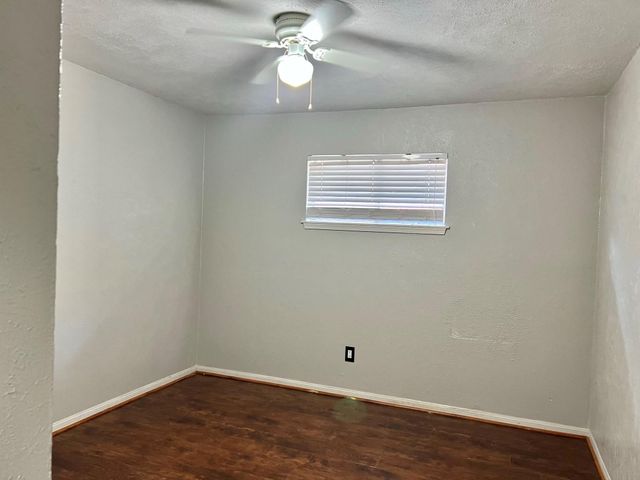2521 Pearland Avenue, Pearland, TX 77581