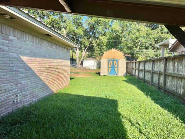 2521 Pearland Avenue, Pearland, TX 77581