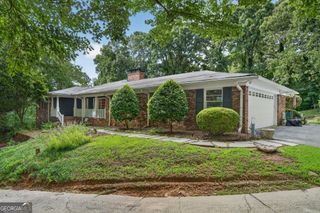 5274 Powers Ferry Road NW, Sandy Springs, GA 30327