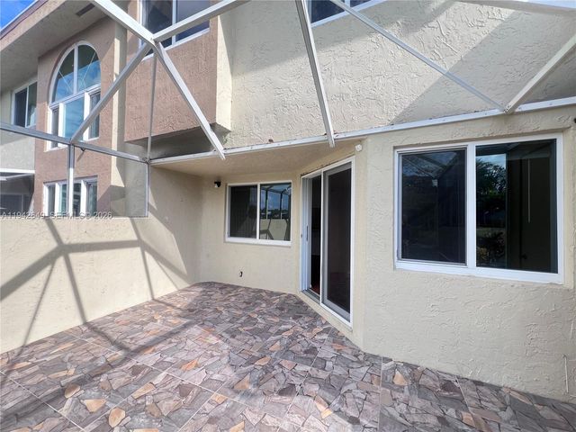 7852 NW 7th Ct, Plantation, FL 33324