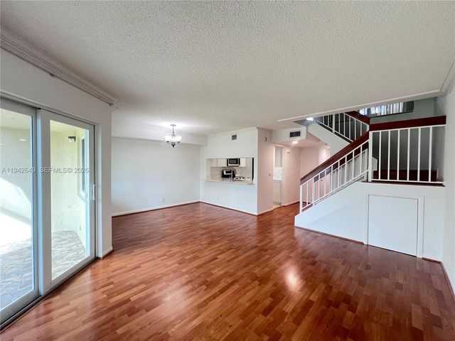 7852 NW 7th Ct, Plantation, FL 33324