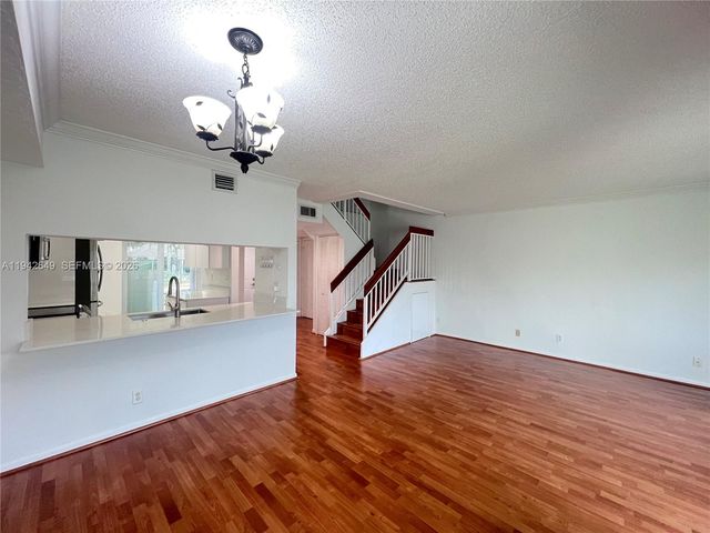 7852 NW 7th Ct, Plantation, FL 33324