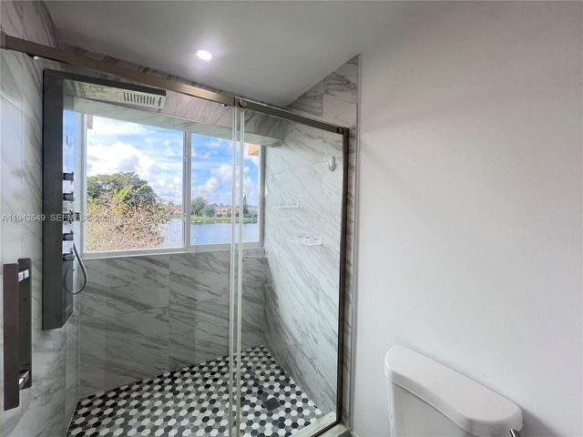 7852 NW 7th Ct, Plantation, FL 33324