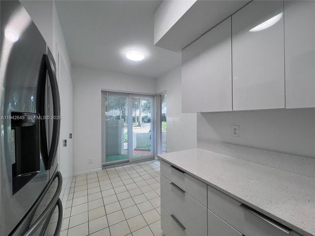 7852 NW 7th Ct, Plantation, FL 33324