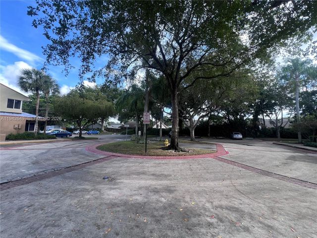 7852 NW 7th Ct, Plantation, FL 33324