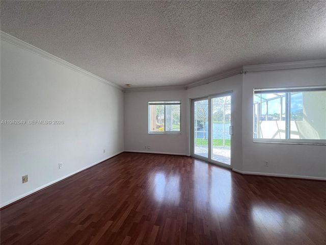 7852 NW 7th Ct, Plantation, FL 33324