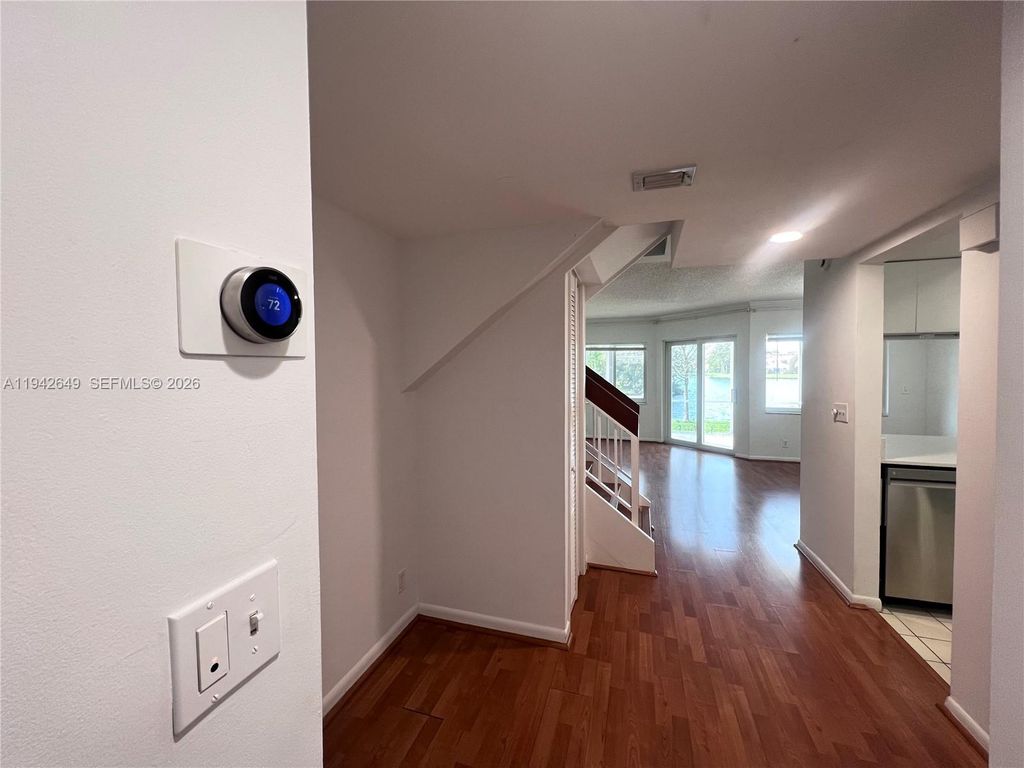 7852 NW 7th Ct, Plantation, FL 33324