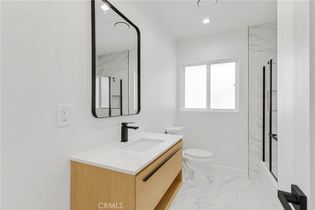 15043 Tuba, Los Angeles, CA 91345