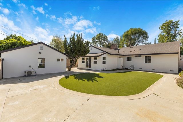 15043 Tuba, Los Angeles, CA 91345