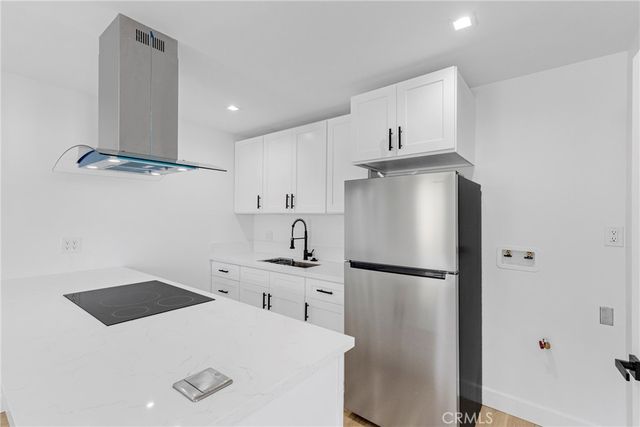 15043 Tuba, Los Angeles, CA 91345