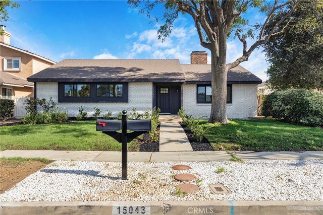 15043 Tuba, Los Angeles, CA 91345
