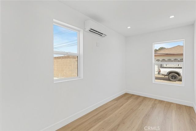 15043 Tuba, Los Angeles, CA 91345
