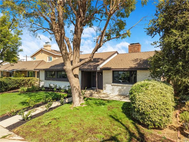 15043 Tuba, Los Angeles, CA 91345