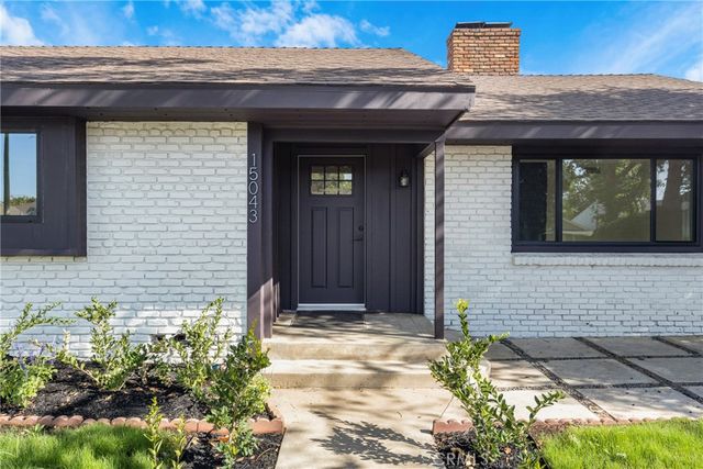 15043 Tuba, Los Angeles, CA 91345