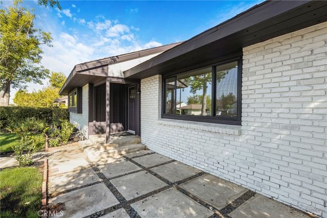 15043 Tuba, Los Angeles, CA 91345