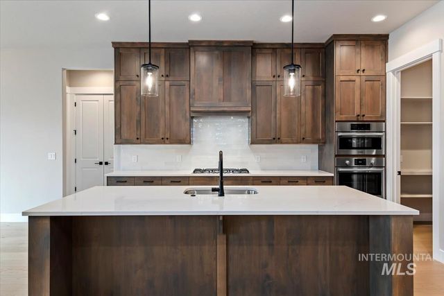 7012 W Tolland St, Eagle, ID 83616