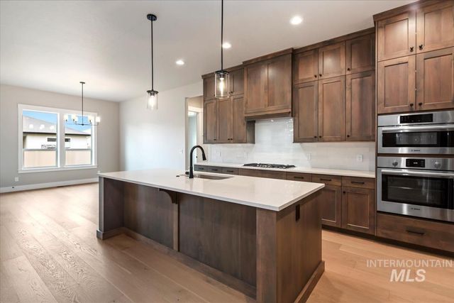 7012 W Tolland St, Eagle, ID 83616