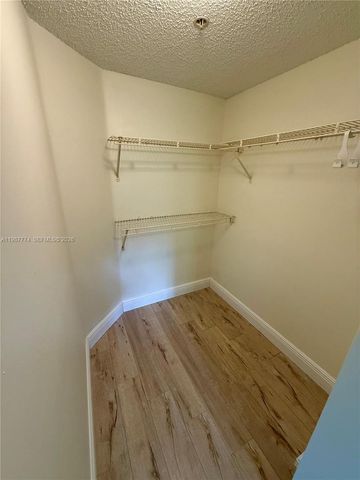 410 S Park Rd 1-105, Hollywood, FL 33021