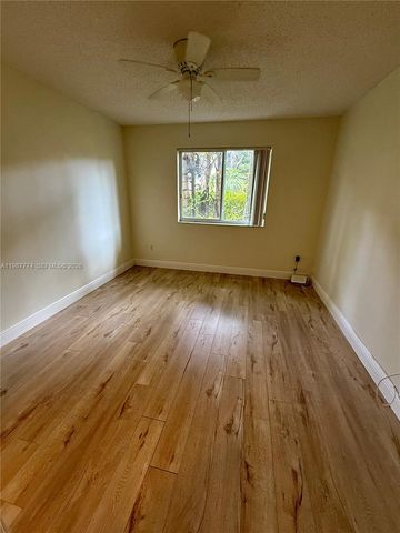 410 S Park Rd 1-105, Hollywood, FL 33021