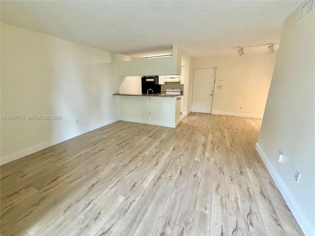 410 S Park Rd 1-105, Hollywood, FL 33021