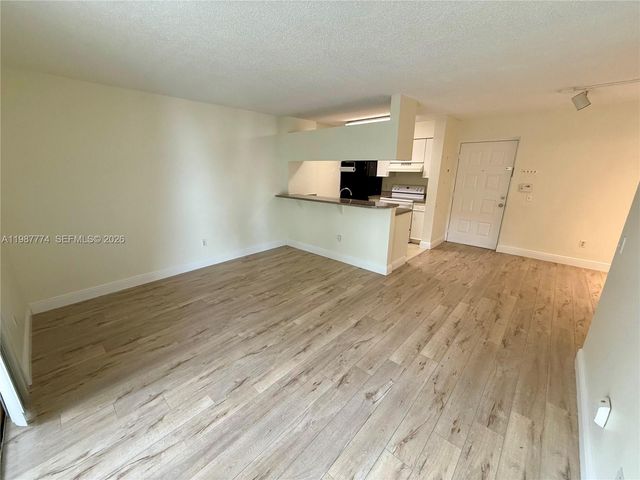 410 S Park Rd 1-105, Hollywood, FL 33021