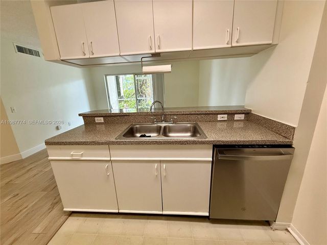 410 S Park Rd 1-105, Hollywood, FL 33021