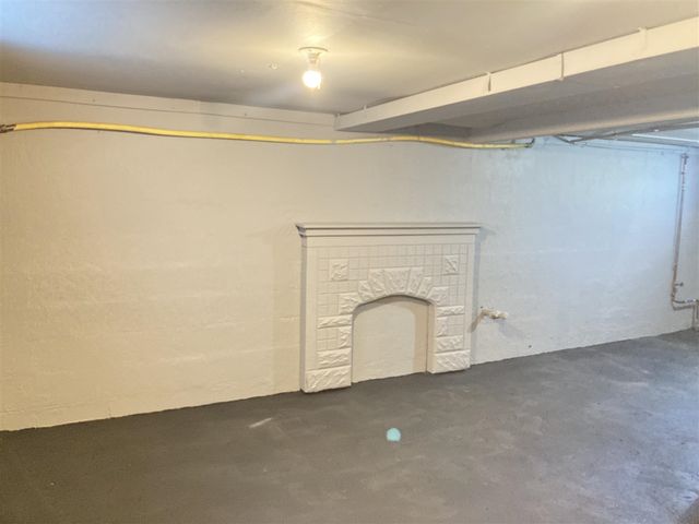 16207 Lesure Street, Detroit, MI 48235