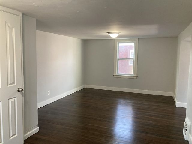 16207 Lesure Street, Detroit, MI 48235