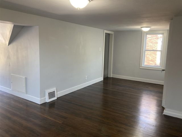 16207 Lesure Street, Detroit, MI 48235