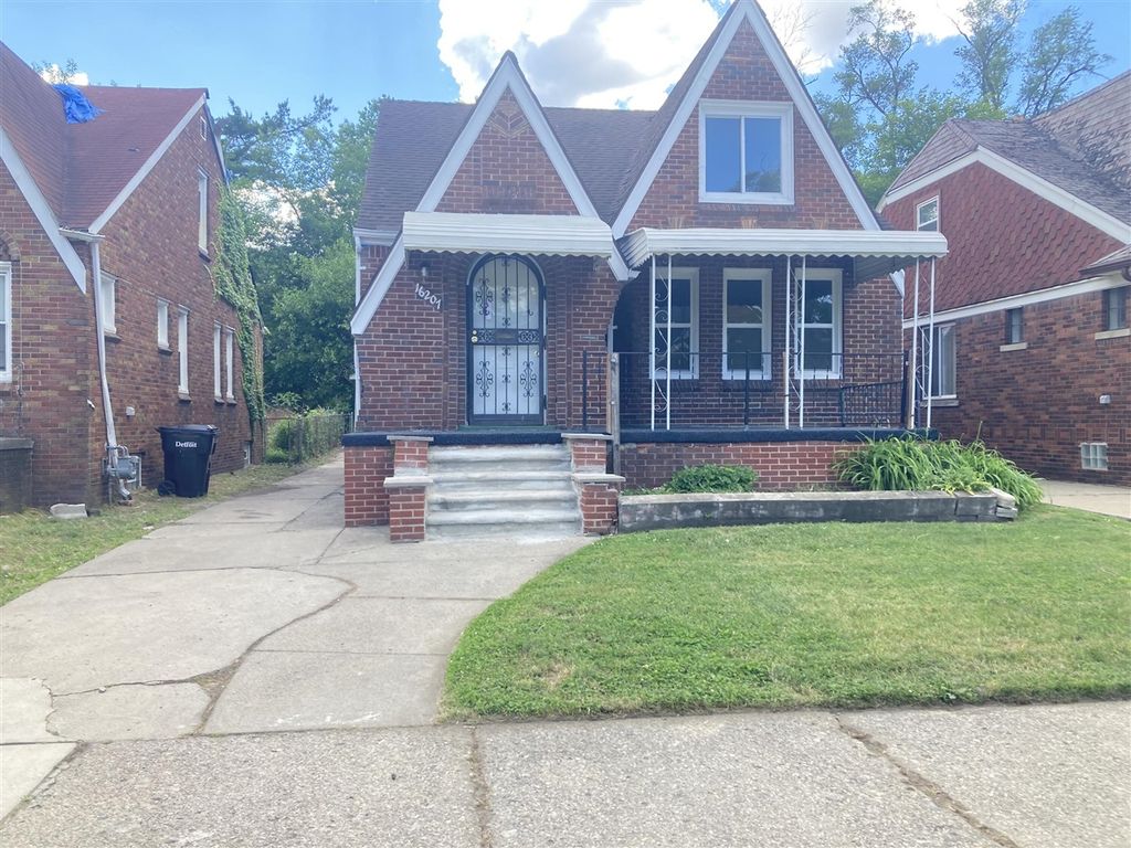 16207 Lesure Street, Detroit, MI 48235
