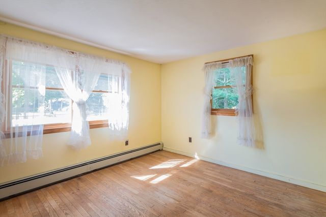 29 Puritan Rd, Bourne, MA 02532