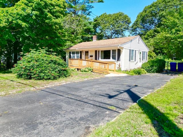 29 Puritan Rd, Bourne, MA 02532
