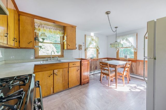 29 Puritan Rd, Bourne, MA 02532
