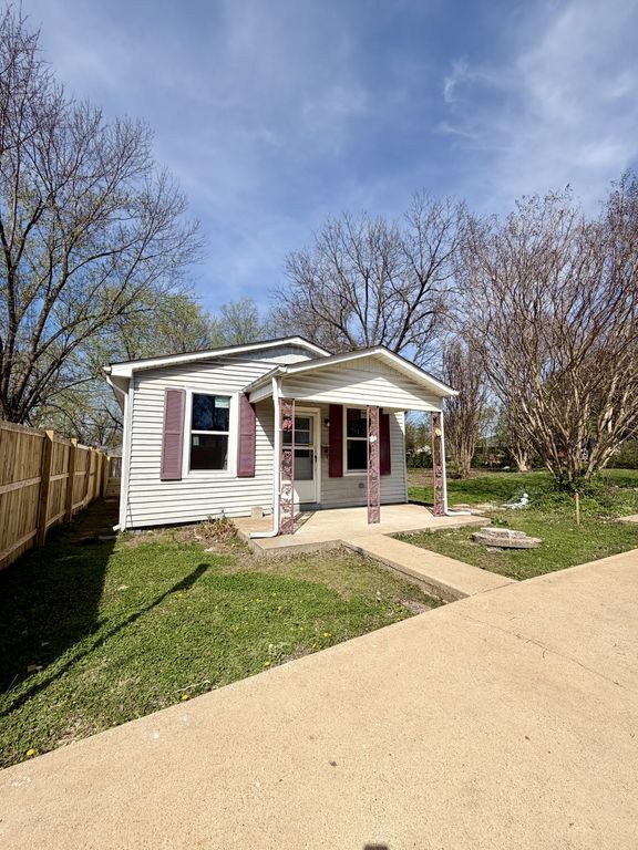 903 2nd Ave, Lawrenceburg, TN 38464