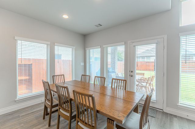 9411 Kingsford Valley Court, Tomball, TX 77375