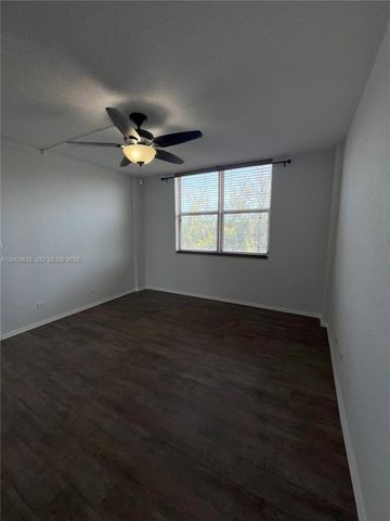 3660 NE 166th St 305, North Miami Beach, FL 33160