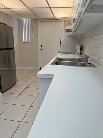 3660 NE 166th St 305, North Miami Beach, FL 33160