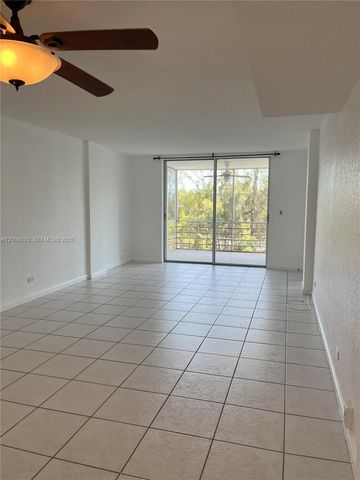 3660 NE 166th St 305, North Miami Beach, FL 33160