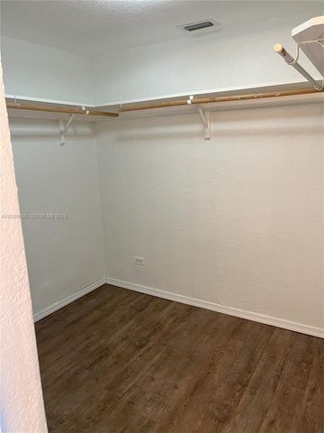 3660 NE 166th St 305, North Miami Beach, FL 33160